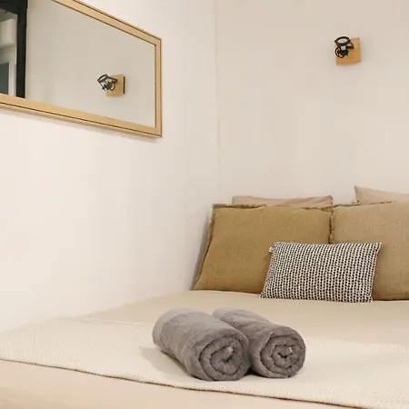 Apartment Air'nuit - 1 A 2 Personnes - *